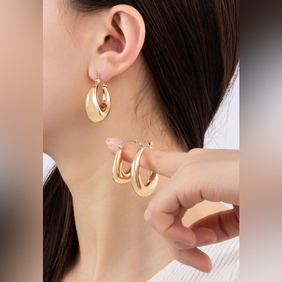 Set of 3 shiny puffy gold plated earrings - Picture 4 of 6